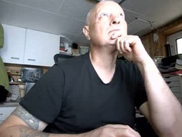 Screen Grab from iwalknaked