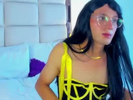 Screen Grab from jadejolie_