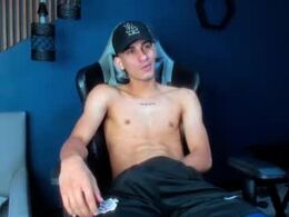 Screen Grab from jakemoxley2