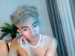 Screen Grab from jaysee_hugecox