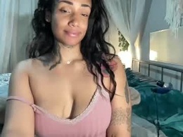 Screen Grab from jenni_cash