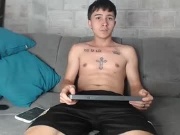 Screen Grab from jeronimo_hot69