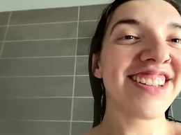 Screen Grab from juicybootyqt