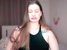 Screen Grab from juicyhelenx