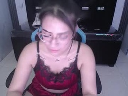 Screen Grab from juli_glam444_a