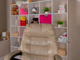 Screen Grab from julie_lucasss