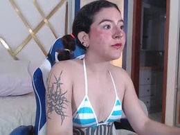 Screen Grab from just_karlitaa