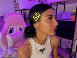 Screen Grab from karlaslutskinny__