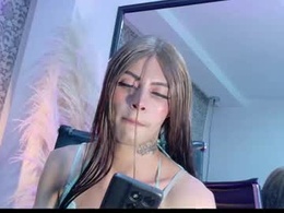 Screen Grab from karolfoxxi__