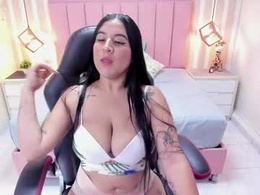 Screen Grab from katiamoss1