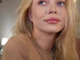 Screen Grab from kelly_peachpiee