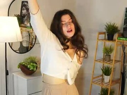 Screen Grab from kelsipucio