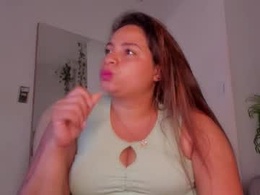 Screen Grab from kendra_santos