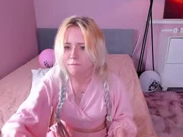 Screen Grab from kiki_peach