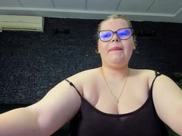 Screen Grab from kilenyamoon