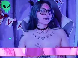 Screen Grab from kimlennox__