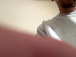 Screen Grab from kingenemy976371