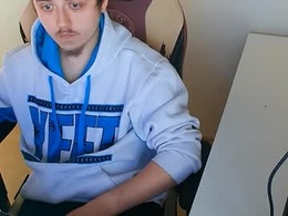 Screen Grab from kingsnake1504