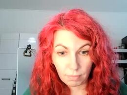 Screen Grab from kira_rosie