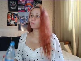 Screen Grab from kiskismeow