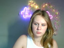 Screen Grab from kissisabella