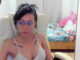 Screen Grab from kisssnicol
