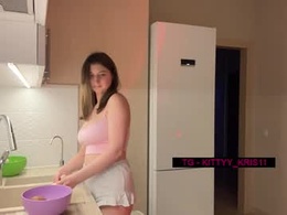 Screen Grab from kitty_kristy1