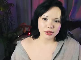 Screen Grab from kittynuarr
