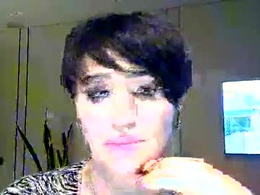 Screen Grab from kleo901854