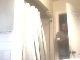 Screen Grab from koma_kock_boi