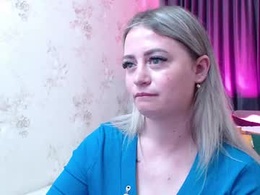 Screen Grab from kriiskiss