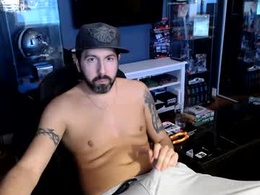 Screen Grab from kyle7___