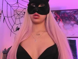 Screen Grab from kytty_gatita