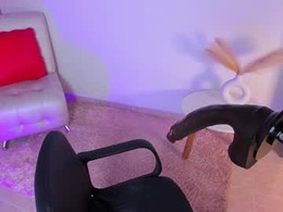 Screen Grab from laana_foxx