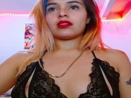 Screen Grab from lacolombiana_bitch