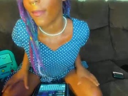 Screen Grab from lady_aiyla