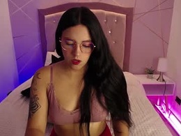 Screen Grab from laiia_clower