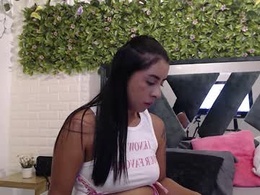 Screen Grab from lali25_