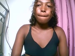 Screen Grab from laqueen12