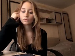 Screen Grab from laraarizzi