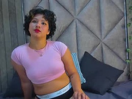 Screen Grab from laraspark__