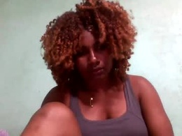 Screen Grab from lauriciaz