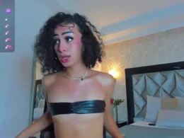 Screen Grab from layla_mackenzie01