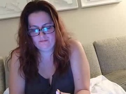 Screen Grab from leesa__