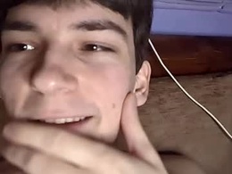 Screen Grab from leo_cutie