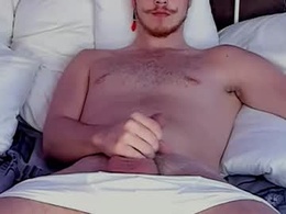 Screen Grab from leo_mooree