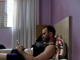 Screen Grab from leo_pecs