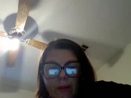 Screen Grab from lesleymarie0404