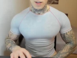 Screen Grab from lewis_muscleee