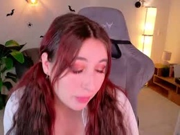Screen Grab from leyla__belle